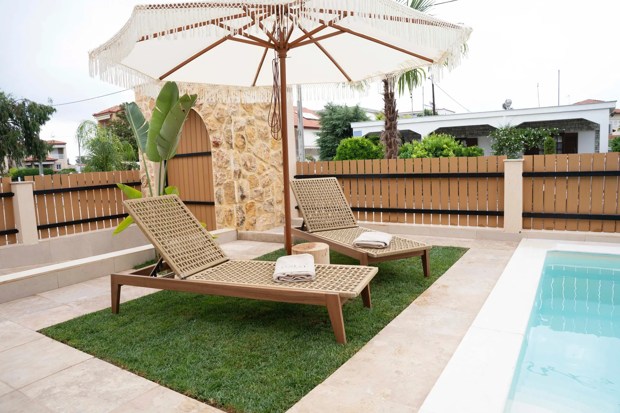 Palm Suites: pool