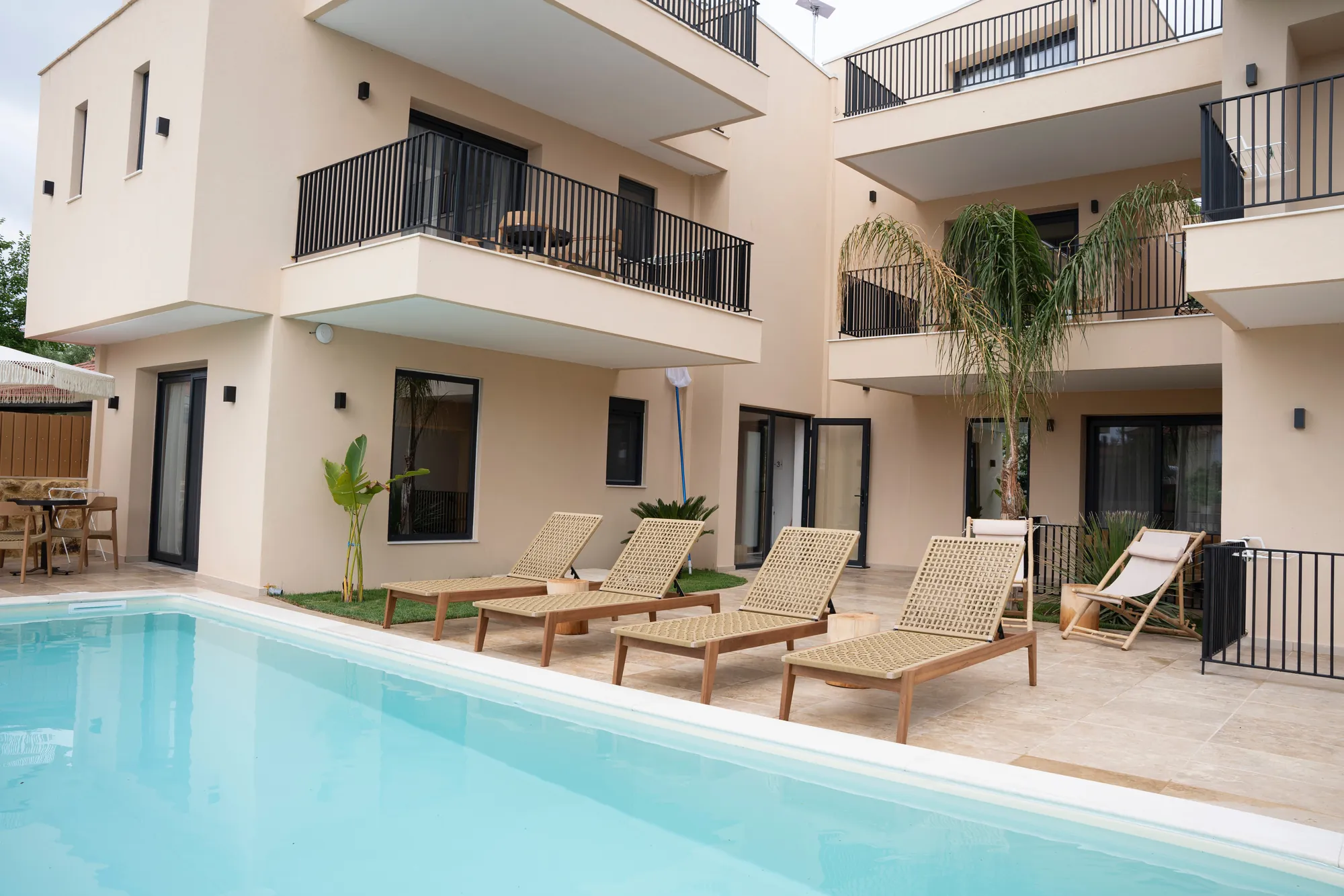 Palm Suites: pool