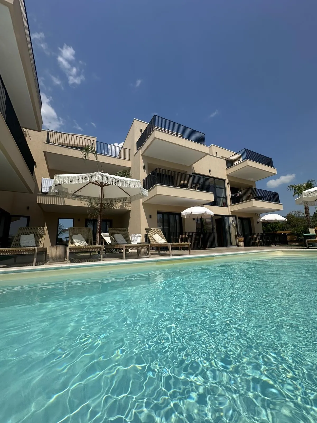Palm Suites: pool