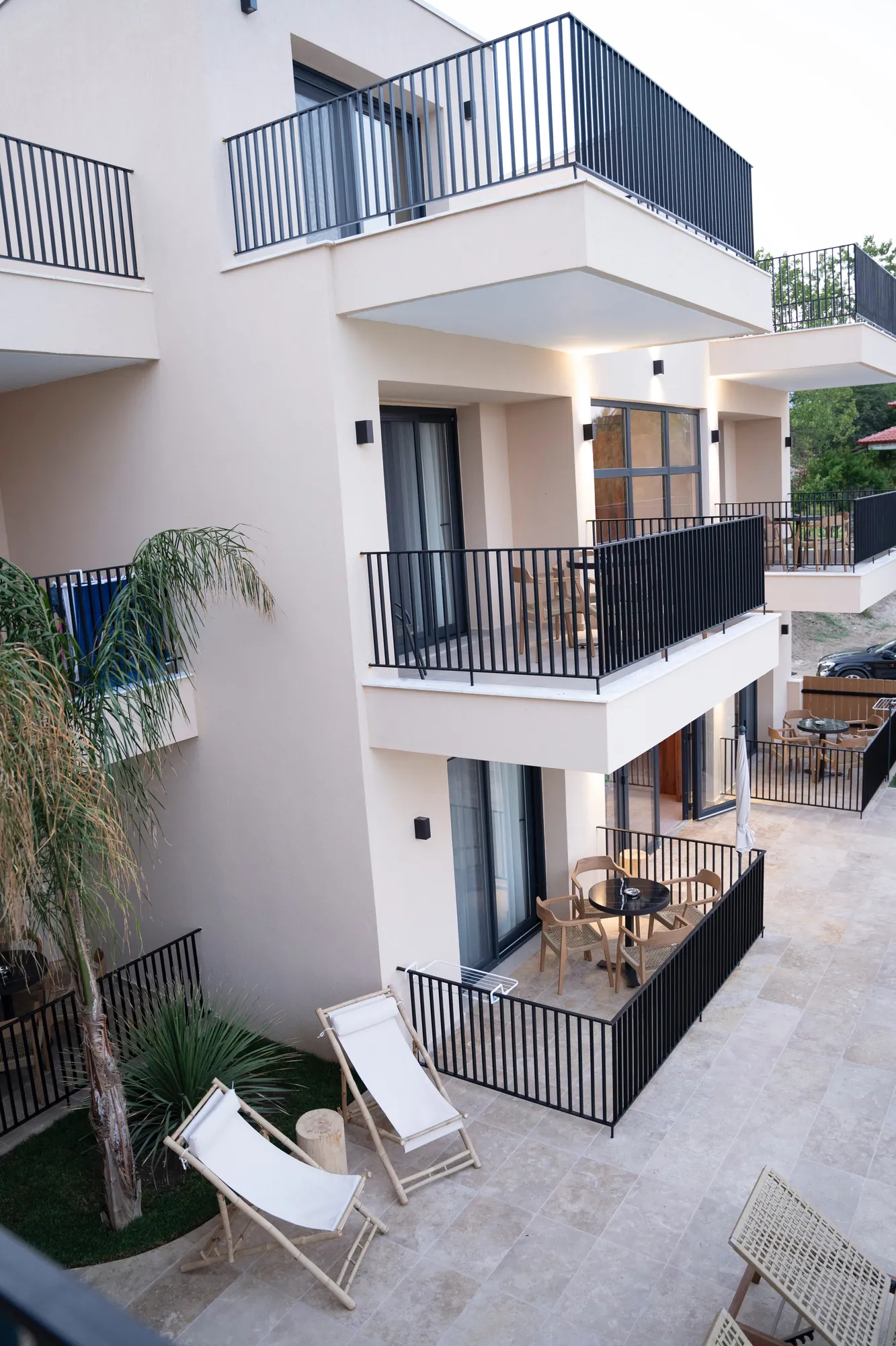 Palm Suites: property
