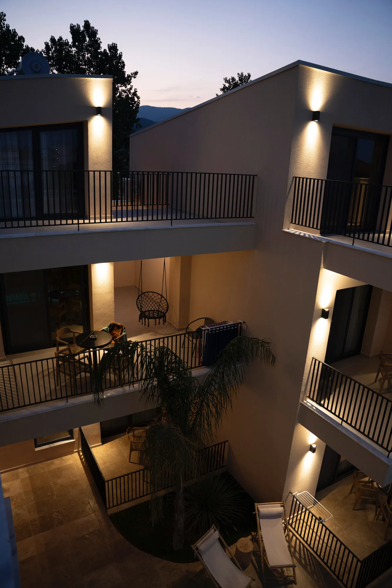 Palm Suites: property