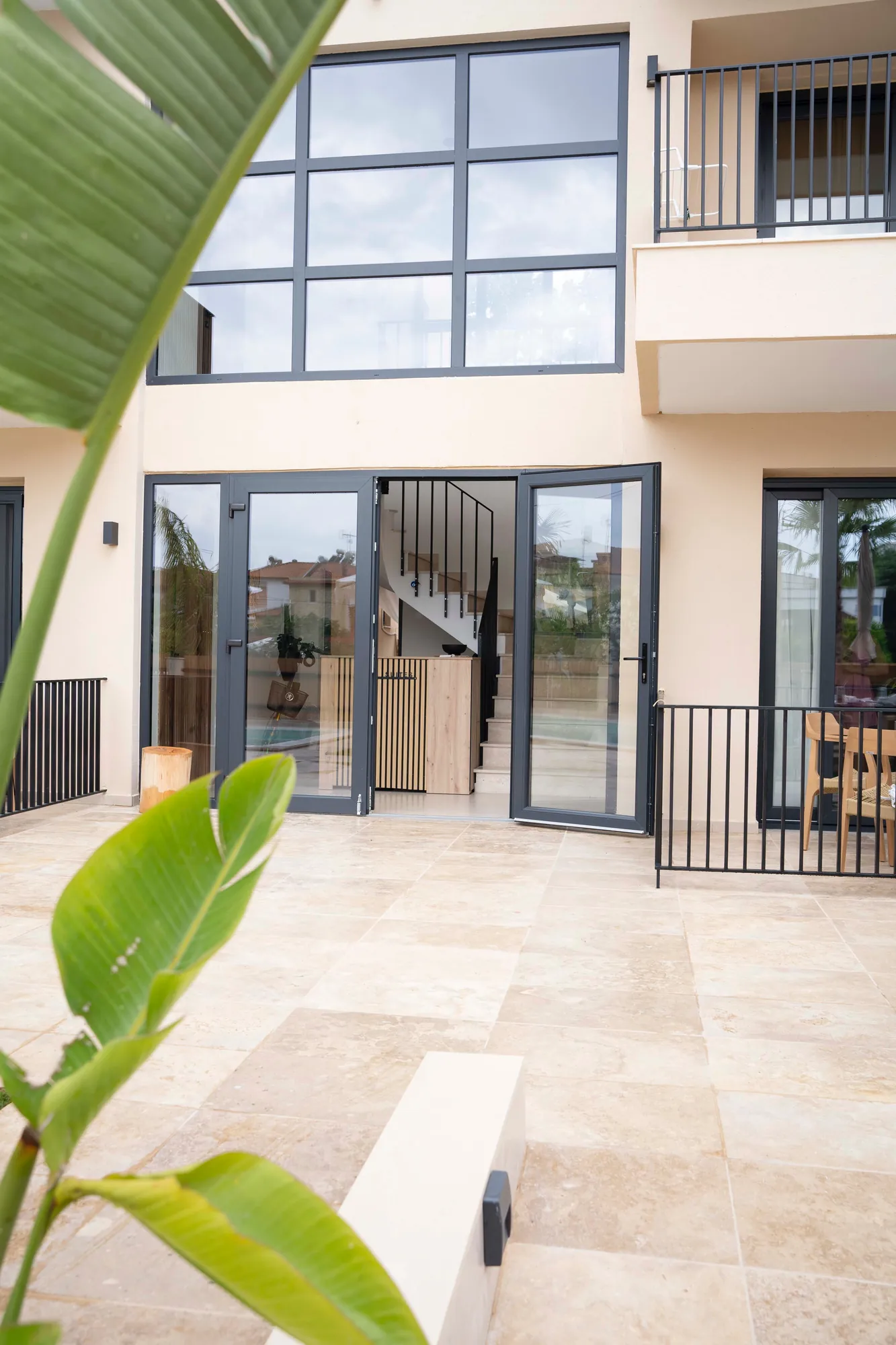Palm Suites: property