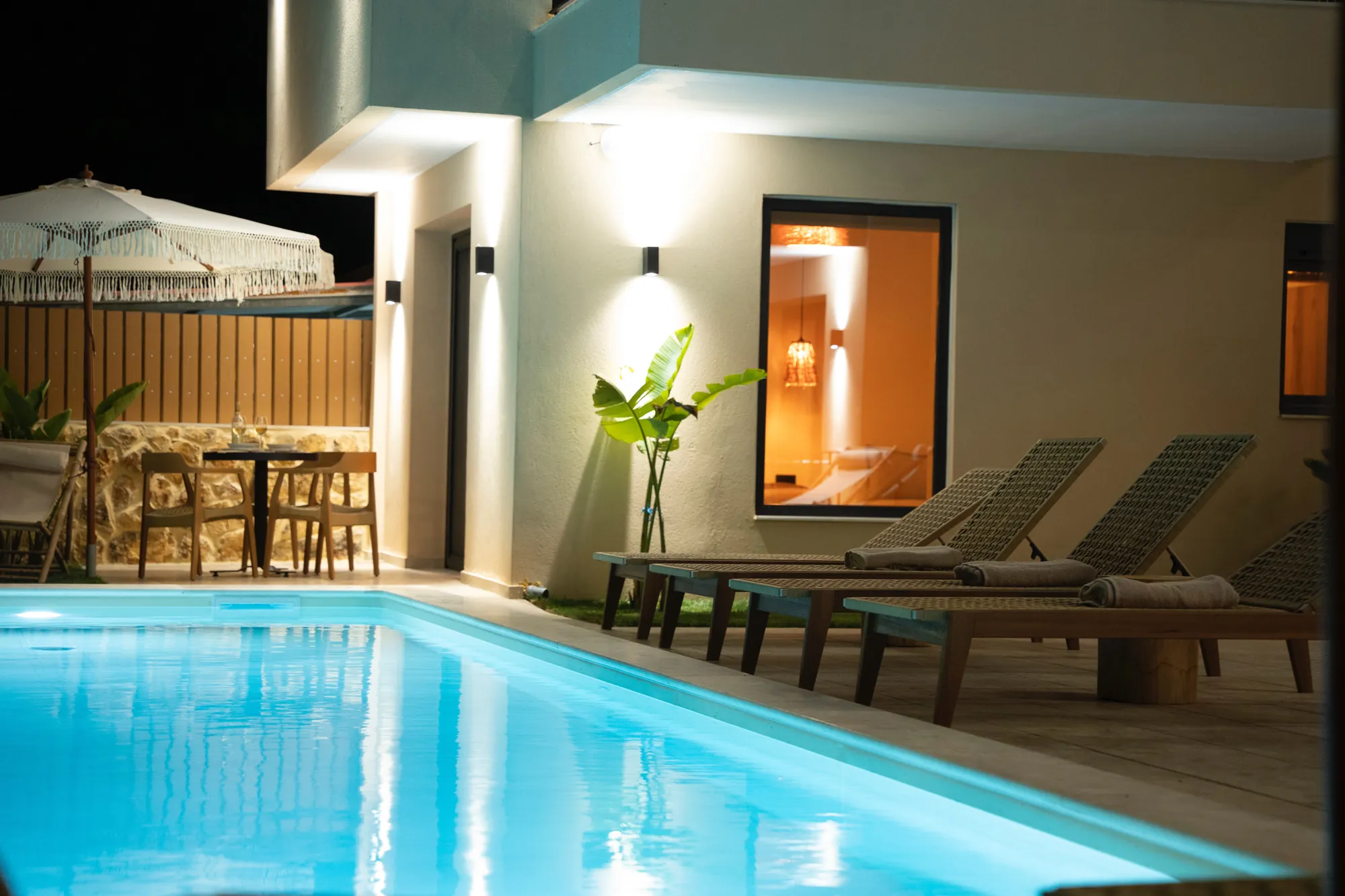 The pool at Palm Suites