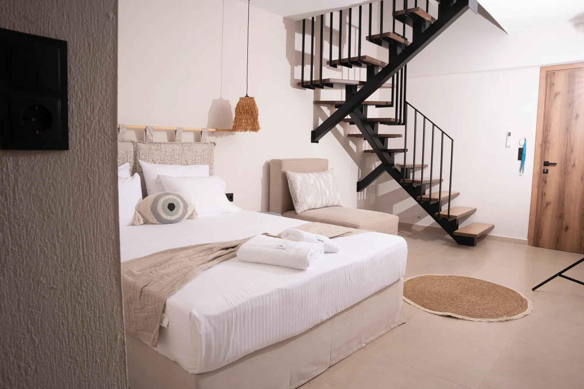 Palm Suites in Nea Vrasna