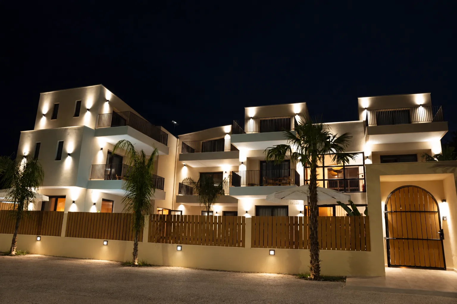 Palm Suites in Nea Vrasna